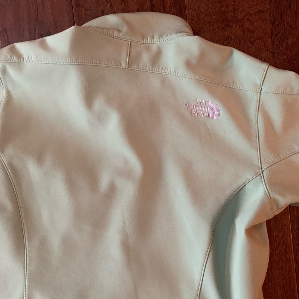 Womens medium light weight North Face jacket